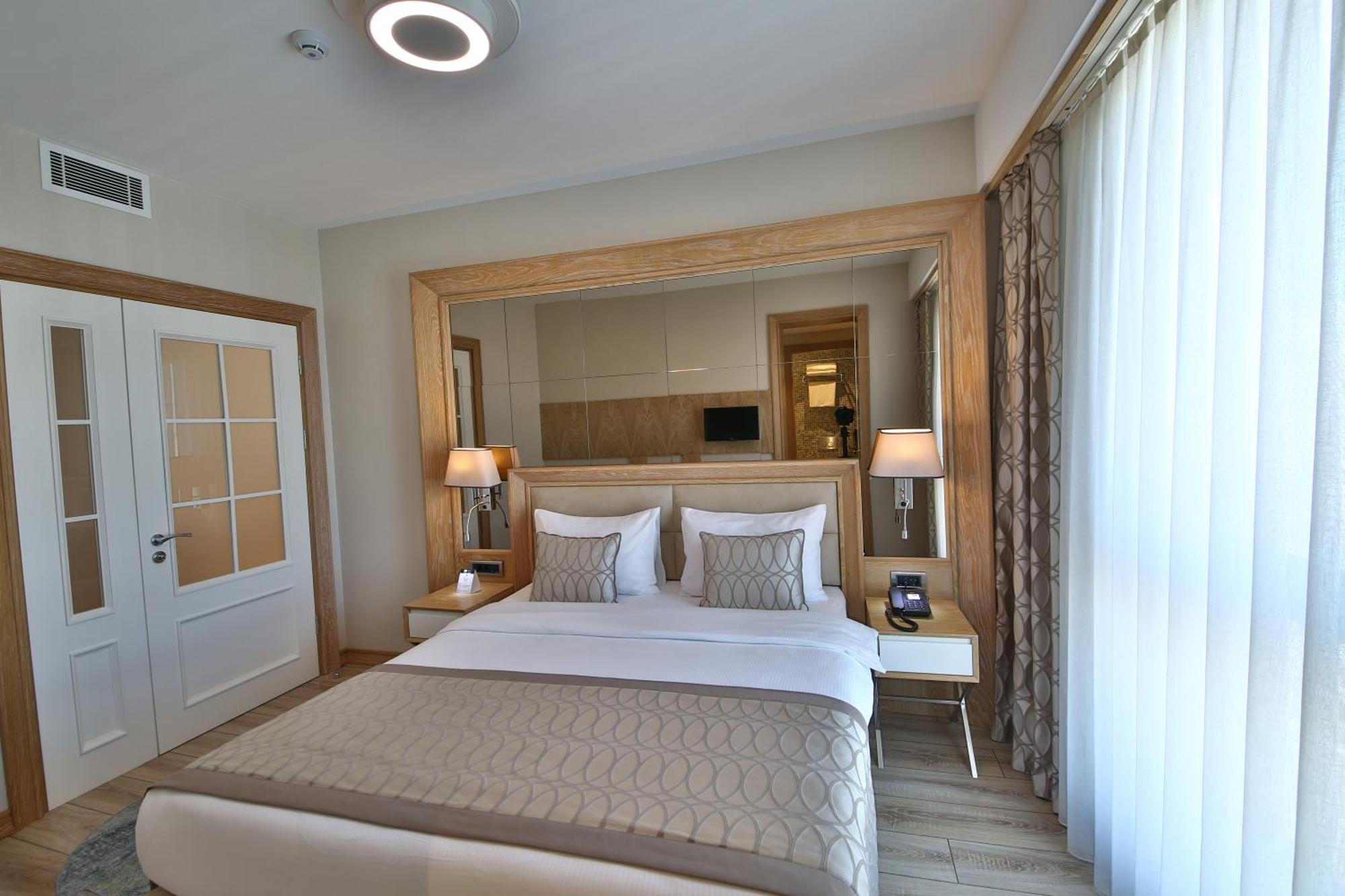 Bof Hotels Ceo Suites Atasehir Istambul Exterior foto