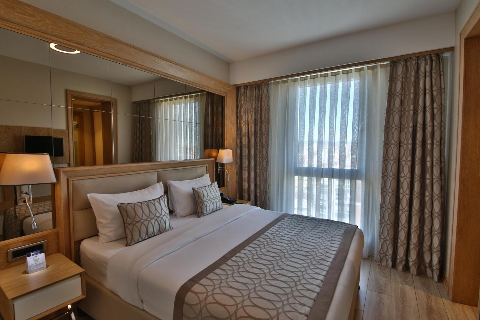 Bof Hotels Ceo Suites Atasehir Istambul Exterior foto